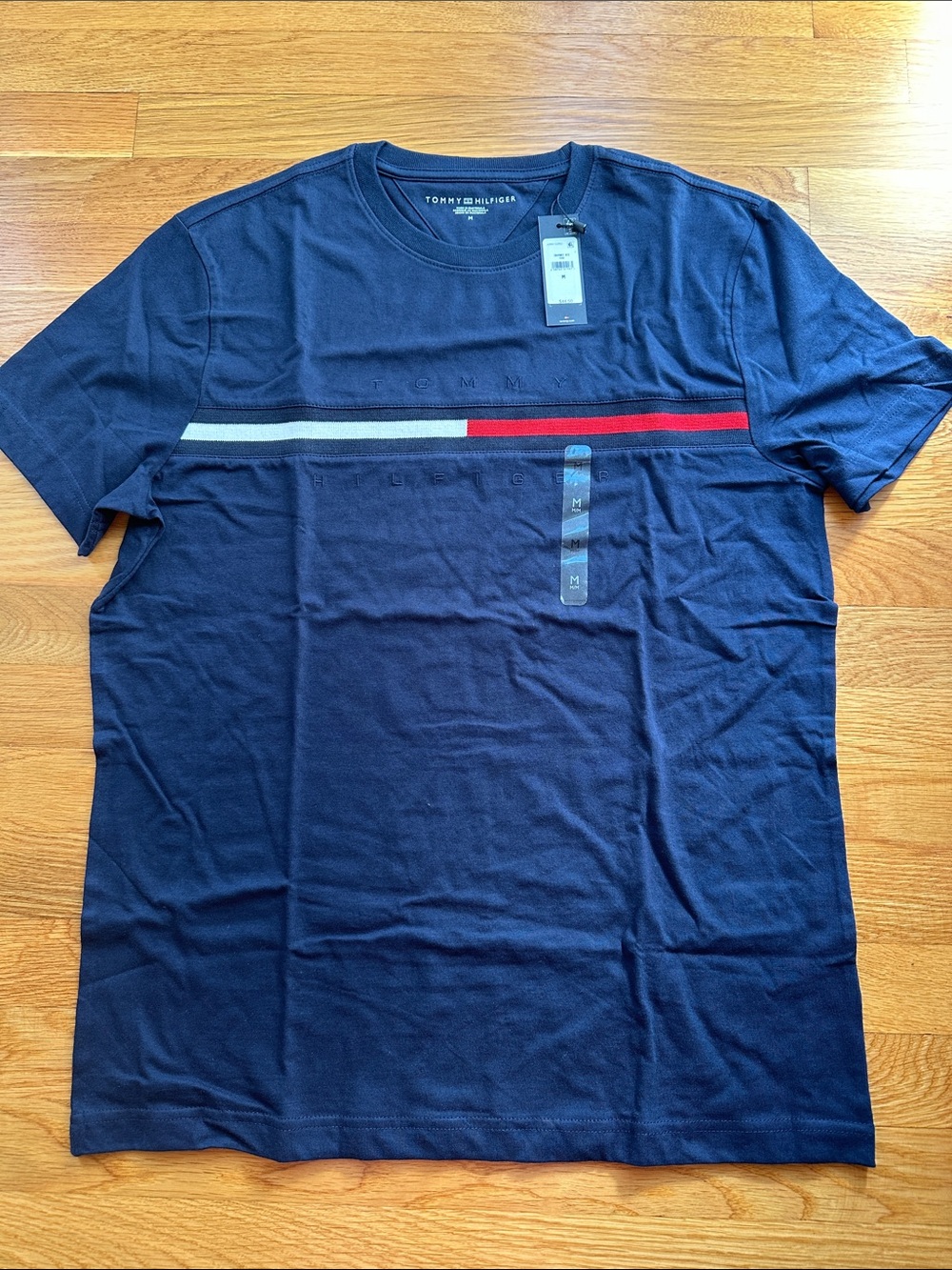 Tommy Hilfiger Navy Short Sleeve Tee NWT Mens size M w/Red & White Chest Stripe